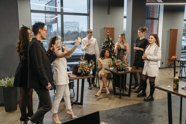 Workplace Parties During the 2021 Holiday Season